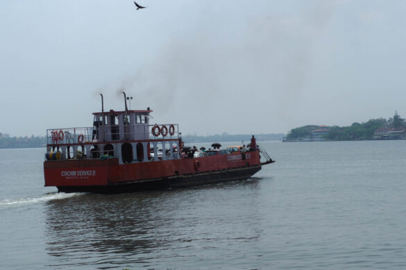 Fähre hinüber nach Fort Kochin.